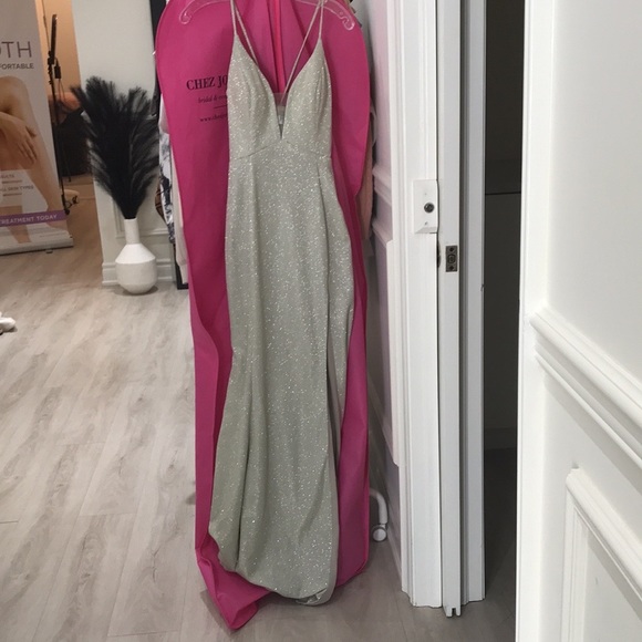 CHAMPAGNE PROM/WEDDING DRESS - Picture 5 of 5